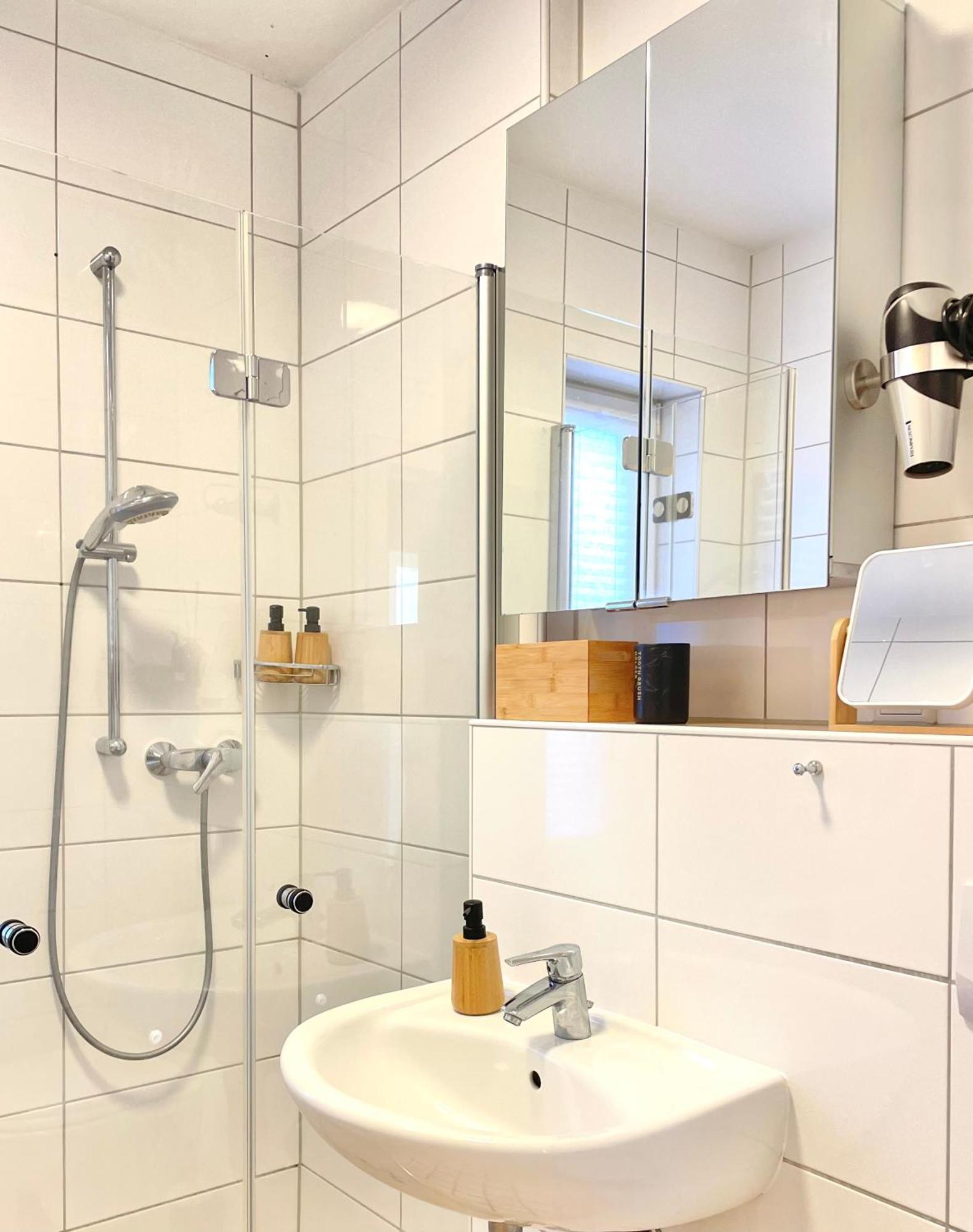 Wlan,Smart Tv,4 Betten, Zentral Emden Esterno foto